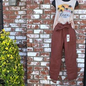High rise skinny pants with billabong tank top